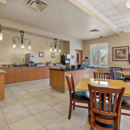 The Inn At Charles Town / Hollywood Casino Bagian luar foto