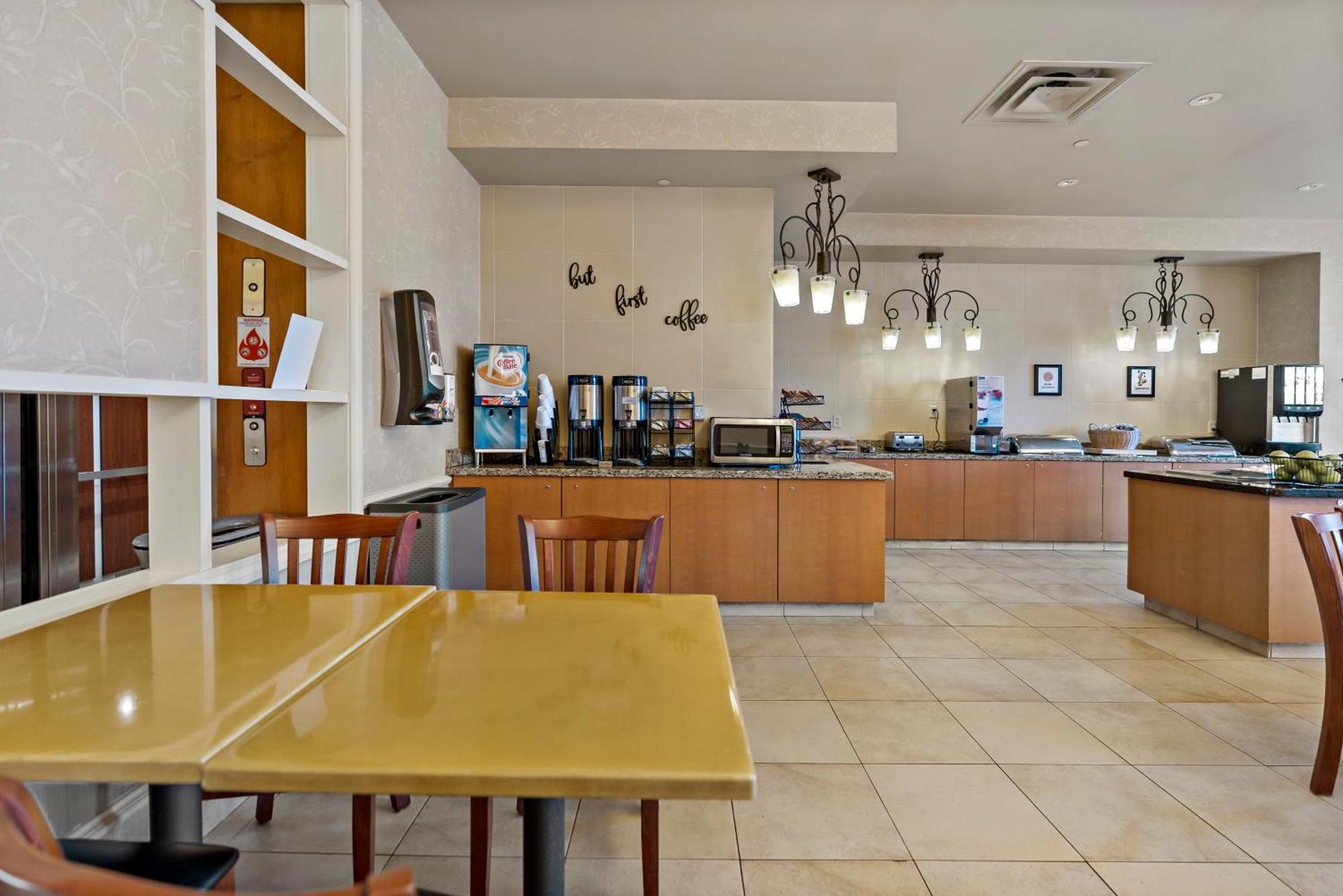 The Inn At Charles Town / Hollywood Casino Bagian luar foto
